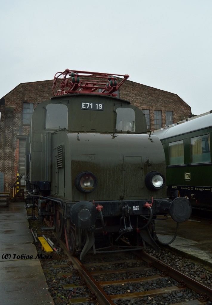 E71 19 abgestellt im Au�enbereich w�hrend dem Sommerfest in Koblenz am 13.06.2015