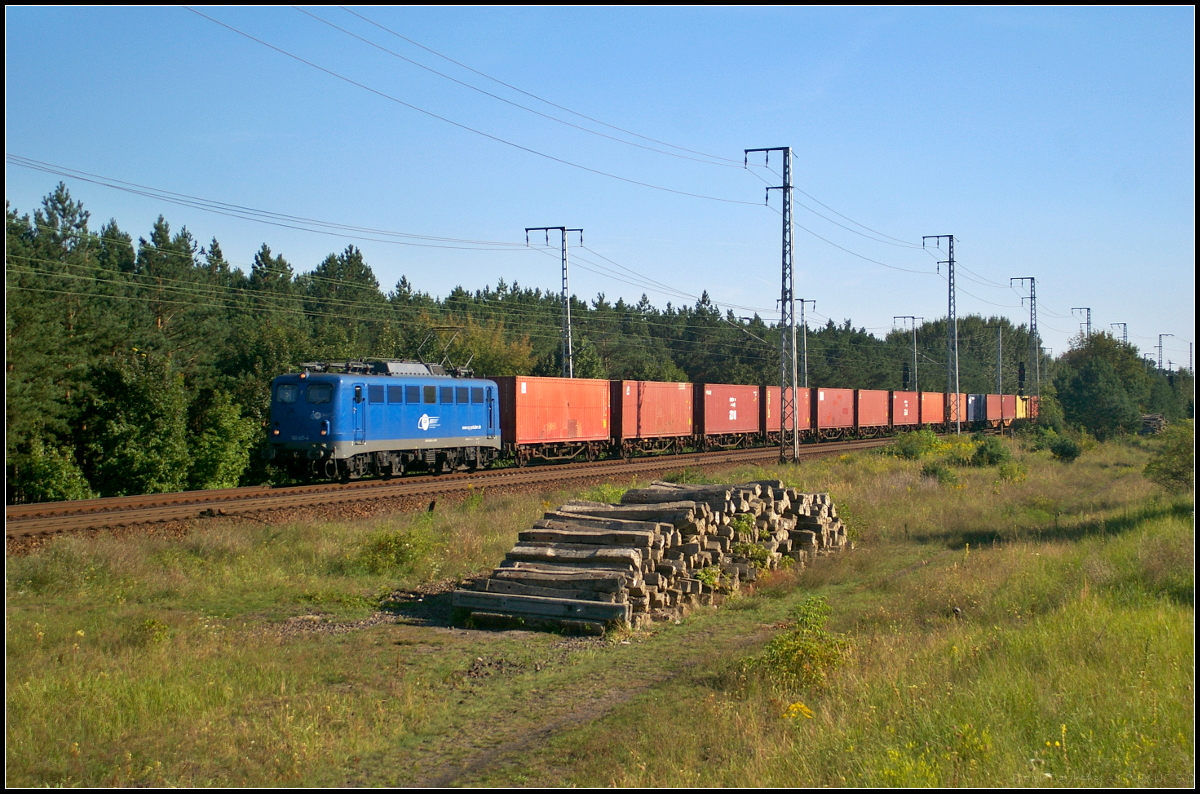 EGP 140 621 fuhr mit einem Containerzug am 29.08.2017 durch die Berliner Wuhlheide