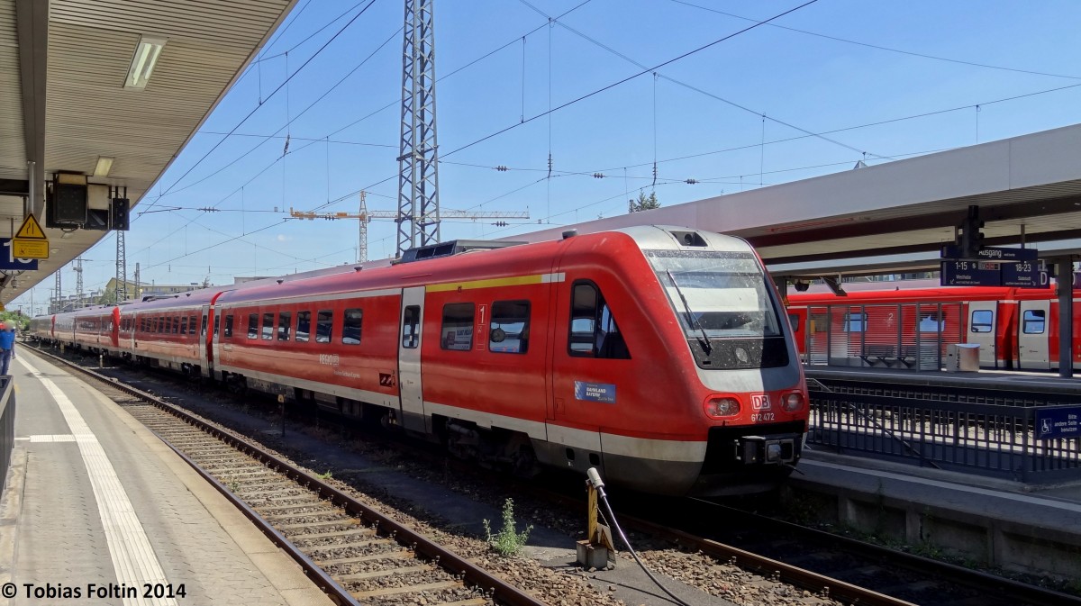 Ein 612-Trio wartet in Nrnberg Hbf auf Ausfahrt nach Dresden / Bayreuth Hbf.
Aufgenommen im Mai 2014.