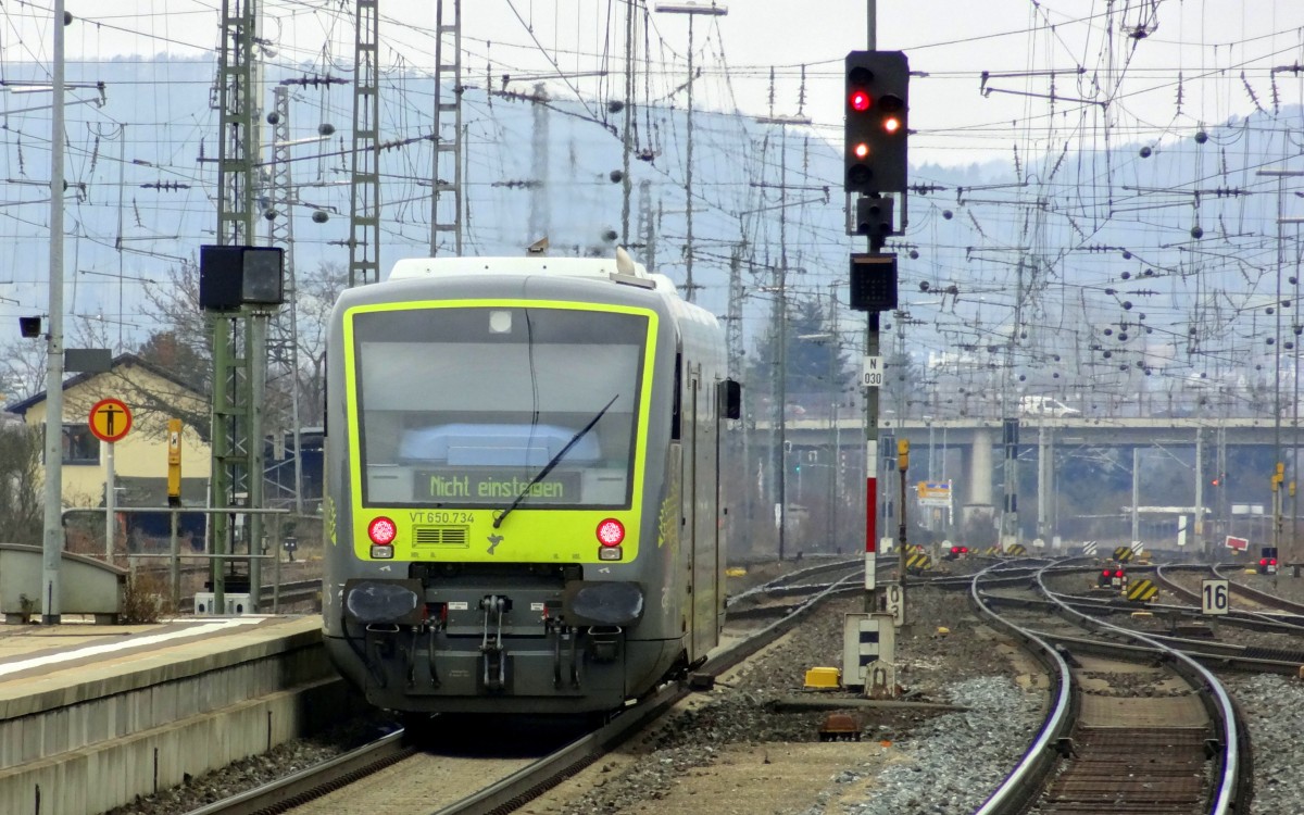 Ein Agilis Triebwagen fährt in die Abstellanlage in Bamberg.
Aufgenommen im Februar 2014.