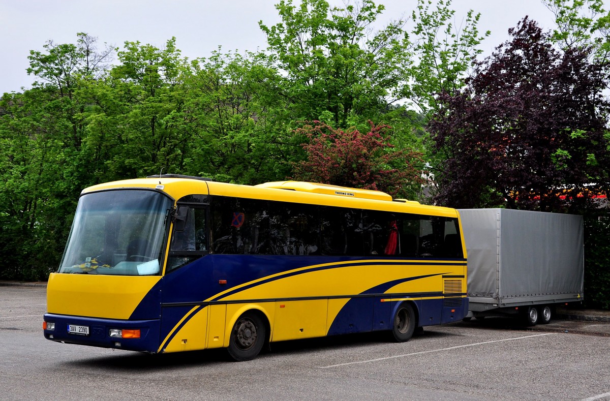 Ein SOR aus der CZ mit einem Radanhnger am 11.5.2014 in Krems gesehen.