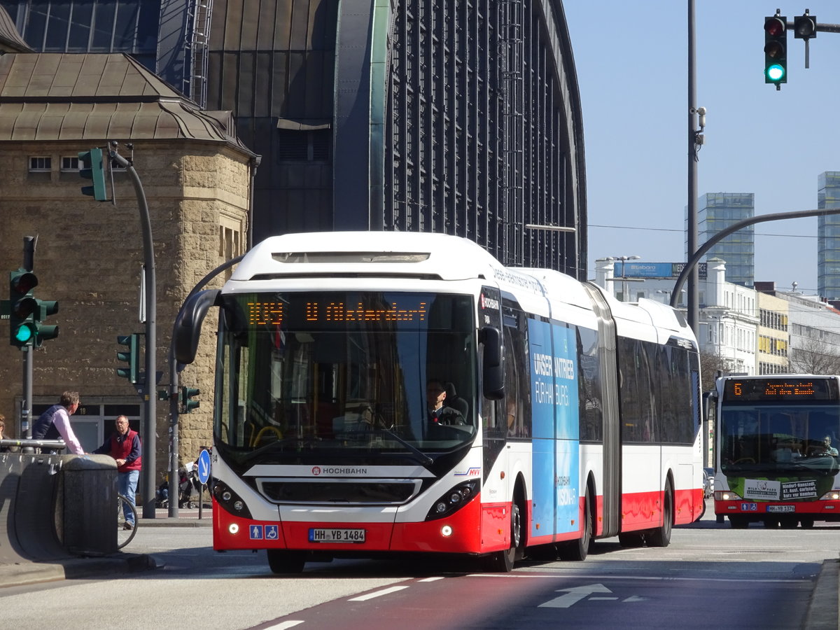 Ein Volvo 7900 Hybrid der Hochbahn am 09.04.17 auf der Linie 109 in der Mnckebergstrae.