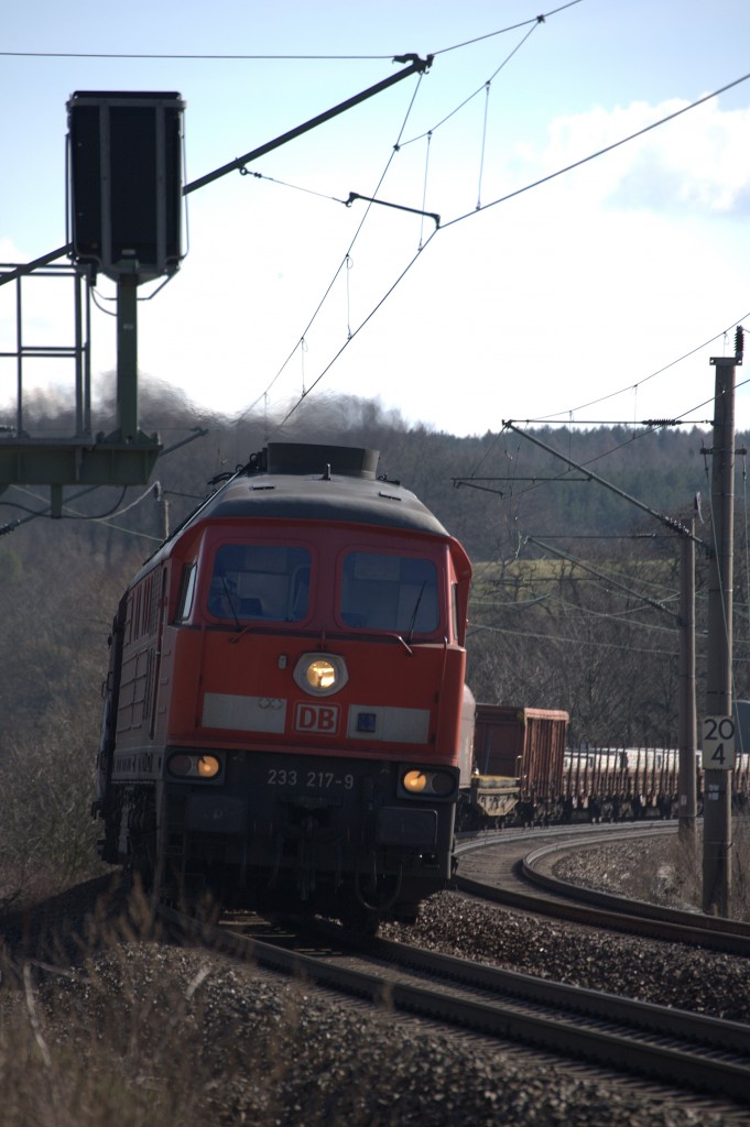 eine Ludmilla vor einem gemischten Güterzug beim Befahren der Oberauer Kurve
22.02.2014 12:18 Uhr.