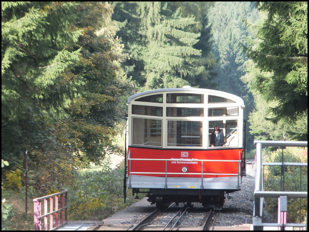 Eine der Oberweibacher Bergbahnen in der Mitte der Strecke.