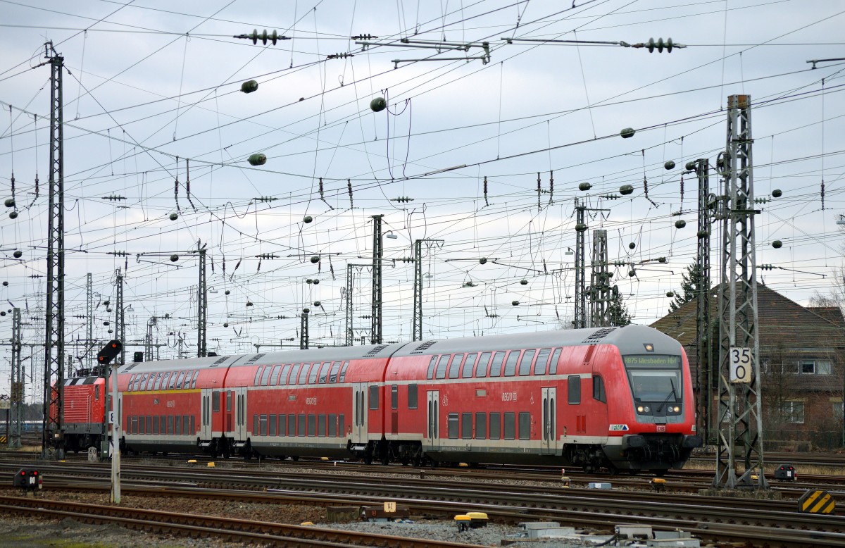 Eine RB 75 bei der Einfahrt in Darmstadt Hbf am 04.02.2015.