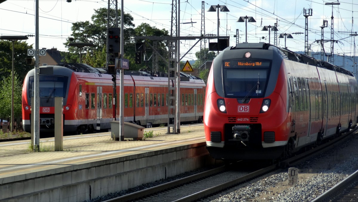 Einfahrt des RE nach Nürnberg Hbf in den Bahnhof von Bamberg.
Aufgenommen im August 2014.