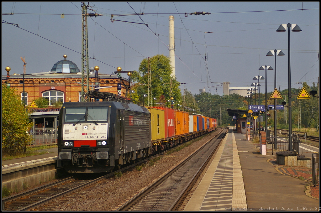 ES 64 F4-282 / 189 282-7 im Einsatz fr SBB Cargo International mit einem Container-Zug am 05.09.2014 durch Uelzen