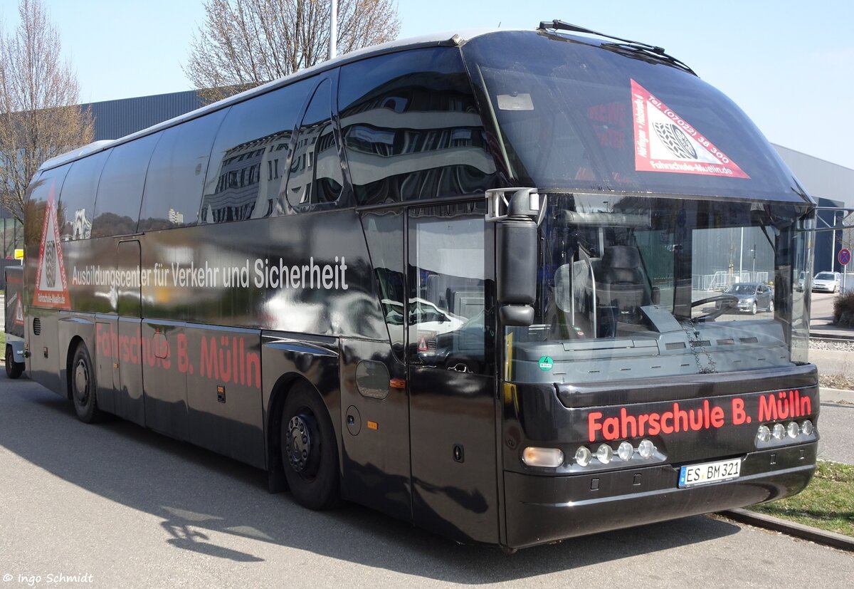 Fahrschule B. Mlln aus Nrtingen | ES-BM 321 | Neoplan N 516 SHD Starliner | 20.03.2016 in Leinfelden-Echterdingen