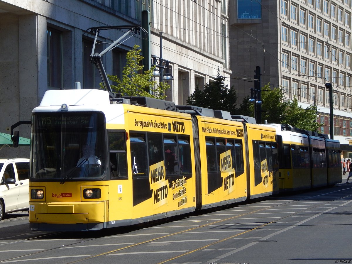 GT6 NNr. 1231 der BVG in Berlin.