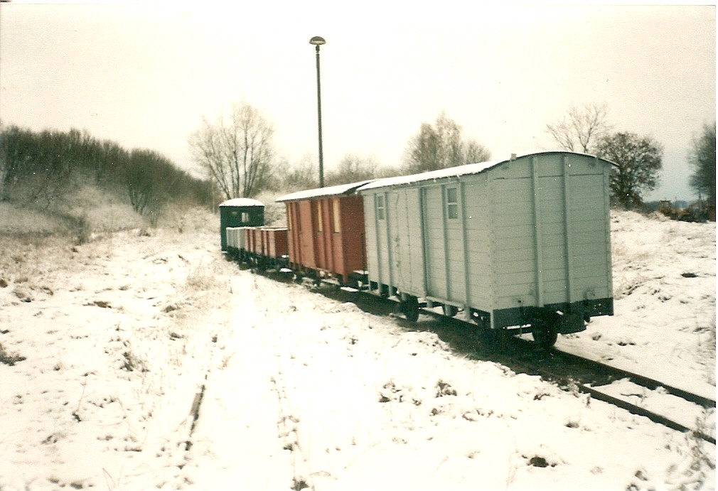 Güterwagen im verschneiten Putbus.