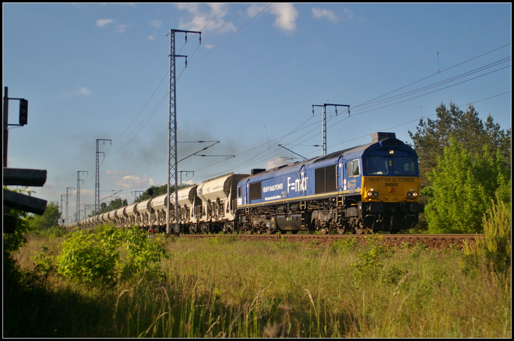 HHPI 29002 / 266 464-7 fuhr am 26.05.2017 mit einem Kieszug durch die Berliner Wuhlheide