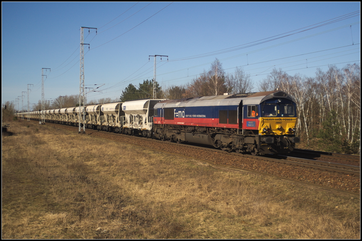 HHPI 29003 / 266 015-7 fuhr mit einem Ganzzug leerer Schotterwagen von GATX am 06.04.2018 durch die Berliner Wuhlheide.