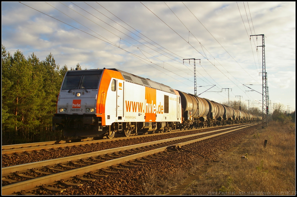 hvle 246 001 mit Zans-Wagen am 06.02.2014 in der Berliner Wuhlheide (ex metronom, NVR-Nummer: 92 80 1246 001-2 D-HVLE)