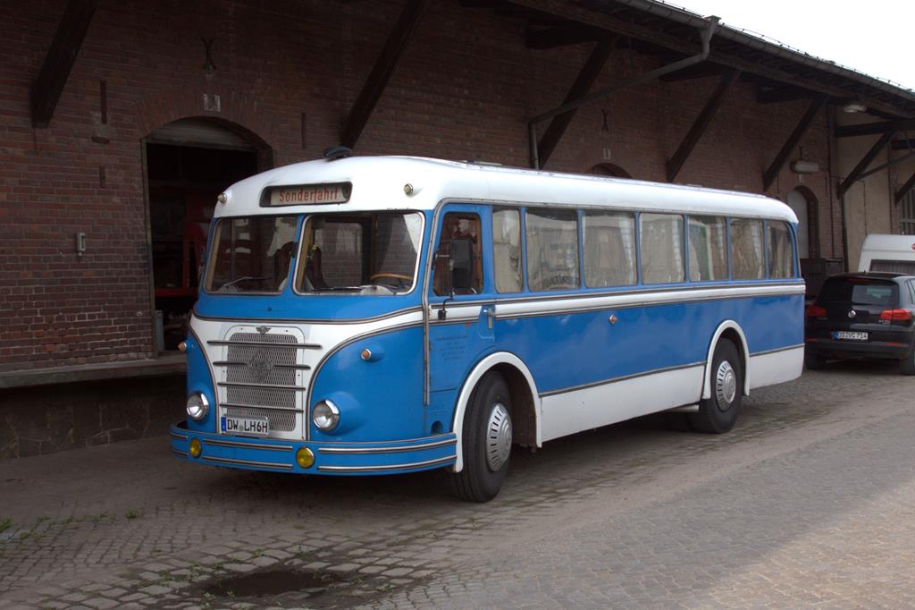 IFA H 6 Reisebus der Fa. Belschner in Freital am 24.9.2015.