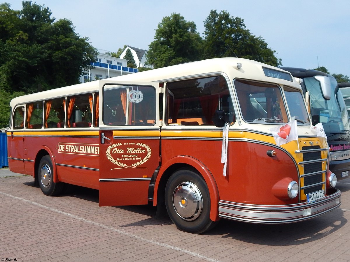 IFA H6B von De Stralsunner aus Deutschland im Stadthafen Sassnitz.