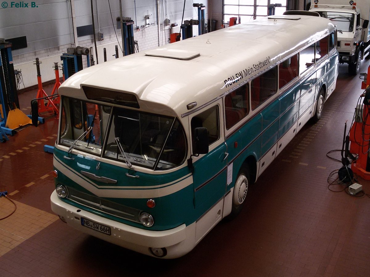 Ikarus 66 der Neubrandenburger Verkehrsbetriebe in Neubrandenburg.