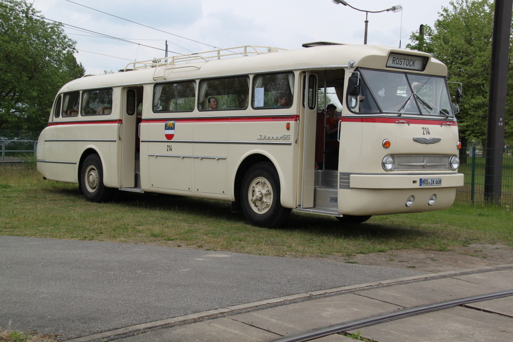 Ikarus 66 der Rostocker Nahverkehrsfreunde stand am Mittag des 21.05.2016 in Rostock-Marienehe