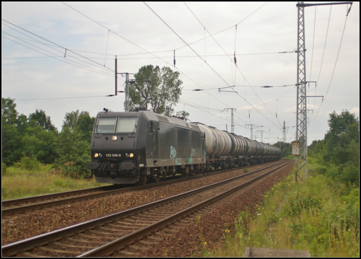 Im Einsatz bei der Leipziger Eisenbahngesellschaft (LEG) ist 185 546-9. Am 09.07.2017 fuhr sie mit Kesselwagen des Einstellers GATX durch die Berliner Wuhlheide