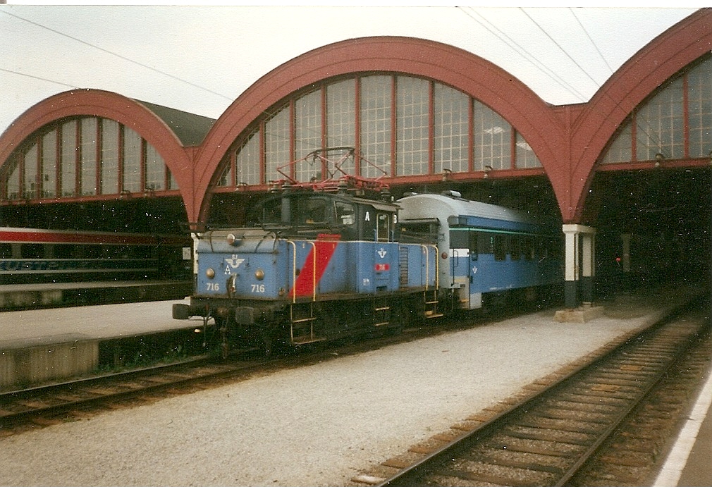 In Malm� Central rangierte die Ue 716.