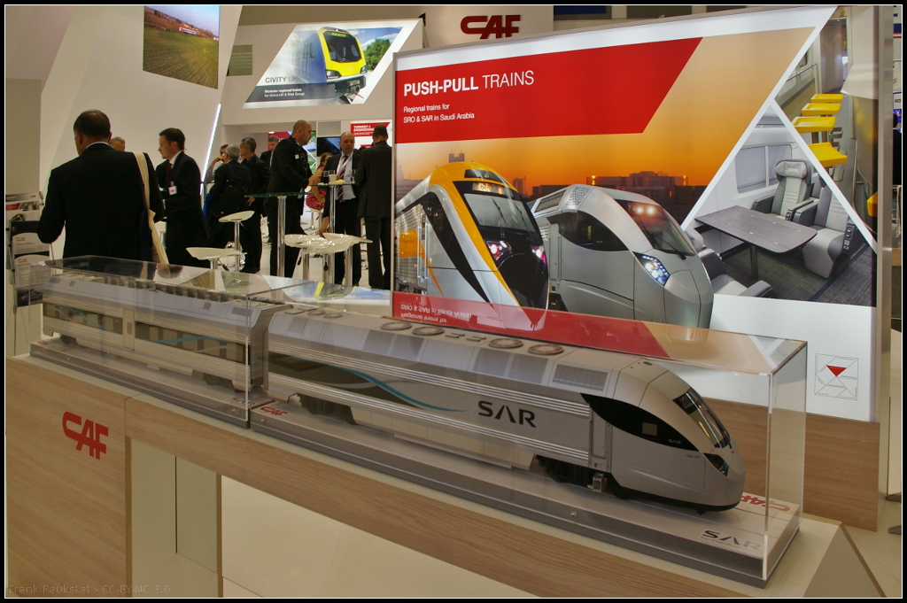 InnoTrans 2016 in Berlin: Das Unternehmen CAF hat mit der Saudi Railway Company (SAR) einen Vertrag über die Planung, Herstellung und Lieferung von modernen Wendezugeinheiten abgeschlossen. Die Triebzüge sollen Geschwingkeiten von über 200 km/h erreichen, Familien-, Kinder- und Betzonen enthalten. Weiter gibt es Einrichtungen für Behinderte, Restaurantwagen und Fahrzeugträger. Die Triebzüge werden in zwei Varianten geliefert: als 11-teilige und als 15-teilige Züge. Die Zuglängen sind 280 bzw 381 Meter, Plätze gesamt 377/444. Die weitere Ausstattung umfasst Klimaanlage im ganzen Zug, Front- und Außenbeschilderung mit TFT-Displays, LED-Leuchttafeln, Gegensprechanlagen, ERTMS, Ereignisschreiber, Internet, Rauchmelder, WC für Menschen mit Einschränkungen. Das Modell trug die Nummer 0006-001.