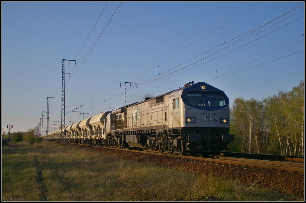 ITL 250 006-4 mit Faccnpps-Wagen in Berlin Wuhlheide, 23.04.2015