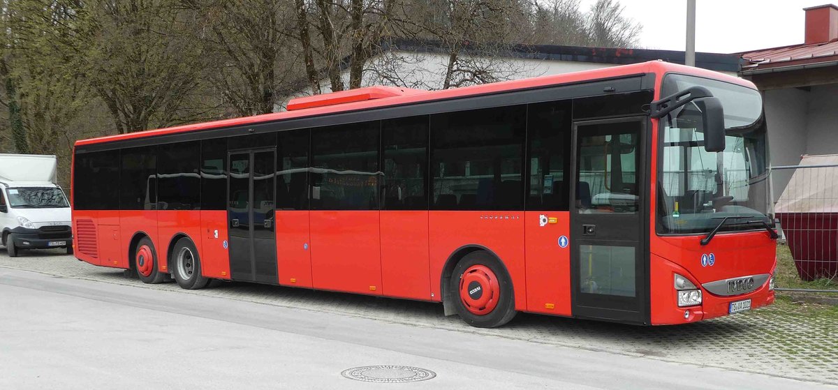 Iveco Crossway steht auf einem Parkplatz in Traunstein/Obb. im April 2019