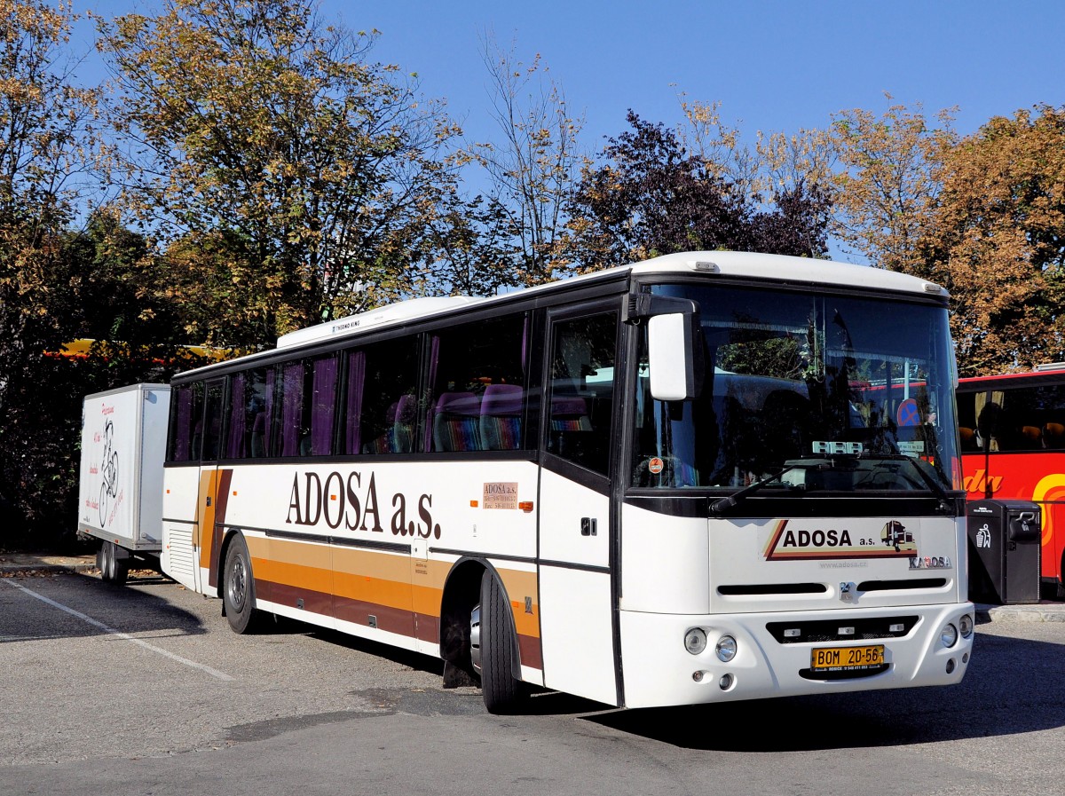 KAROSA LC 936 XE mit Radhnger aus der CZ im September 2013 in Krems gesehen.