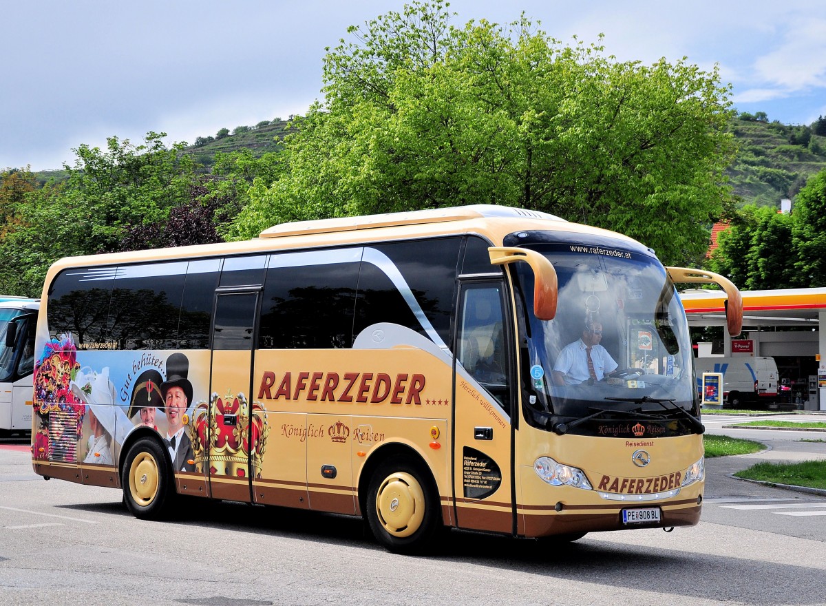 King Long von Raferzeder Reisen aus sterreich am 31.Mai 2014 in Krems gesehen.