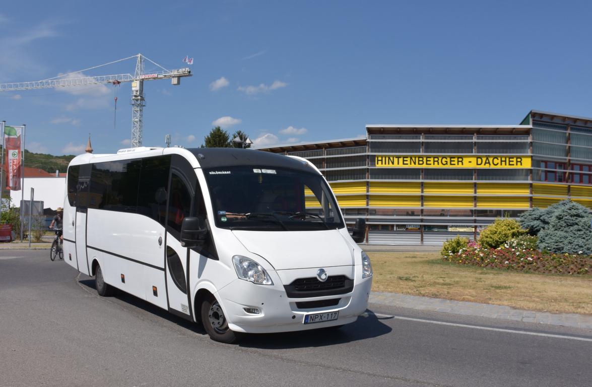 Kleinbus Iveco Irisbus aus Ungarn 06/2017 - in Krems.