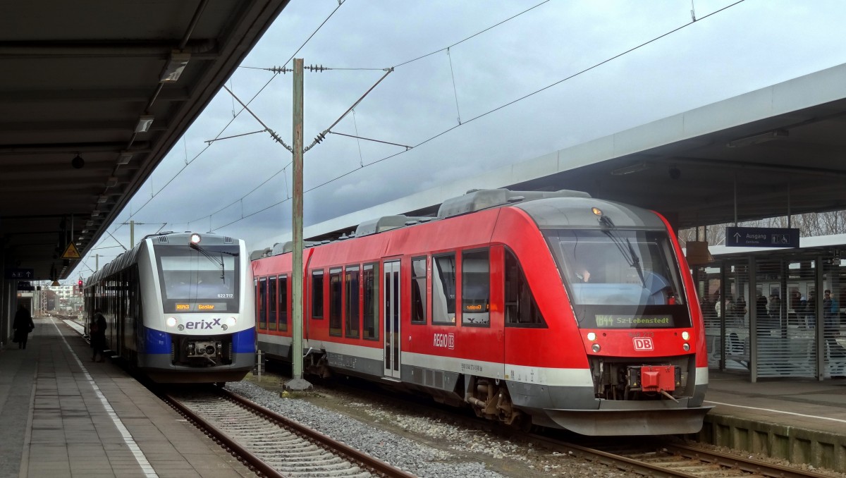 Links steht die RB43 nach Goslar von erixx und rechts die RB44 nach Salzgitter-Lebenstedt von DB Regio.
Aufgenommen im M�rz 2015 in Braunschweig Hbf.