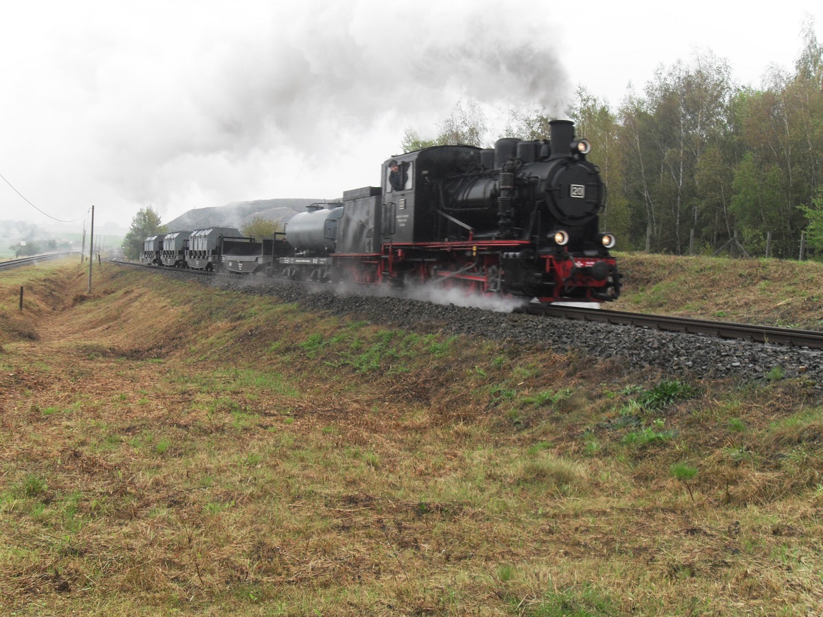 Lok 20 am 01.10.2016 mit ihrem Zug am Niewandtschacht.