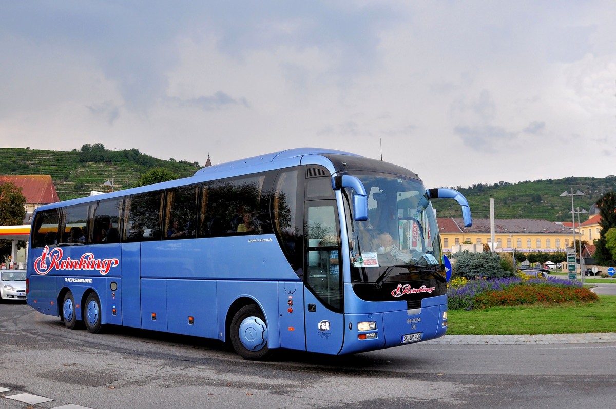 MAN Lins Coach von Reinking Reisen aus der BRD am 9.9.2014 in Krems gesehen.