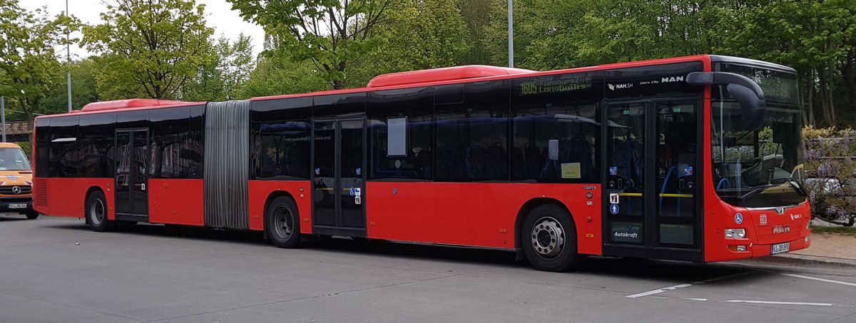 MAN Lion`s City von AUTOKRAFT steht am Flensburger Busbahnhof im Mai 2019