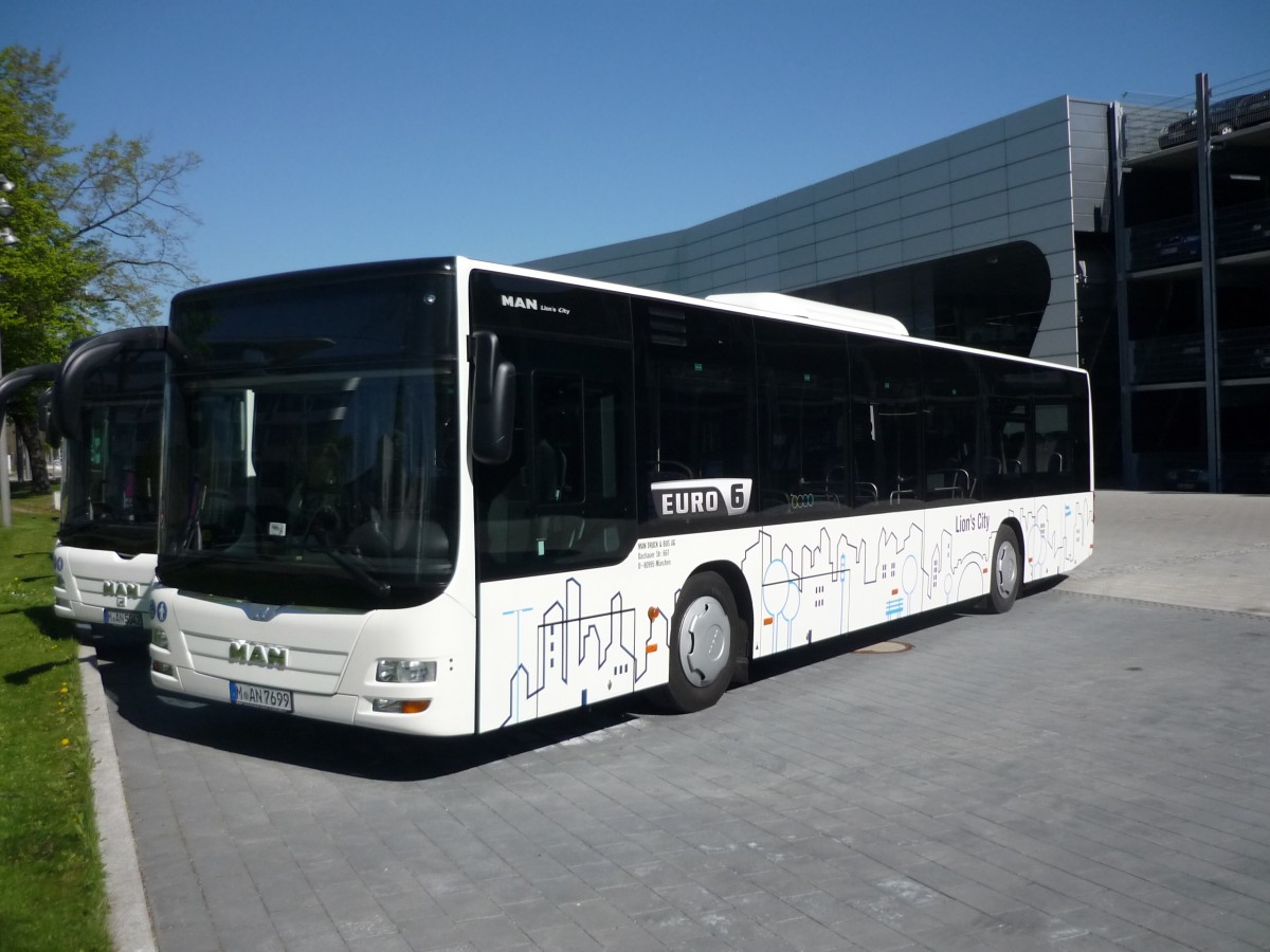 MAN-Lions-City mit Euro6-Motor vor dem M�nchener-Busforum am 17.04.2014