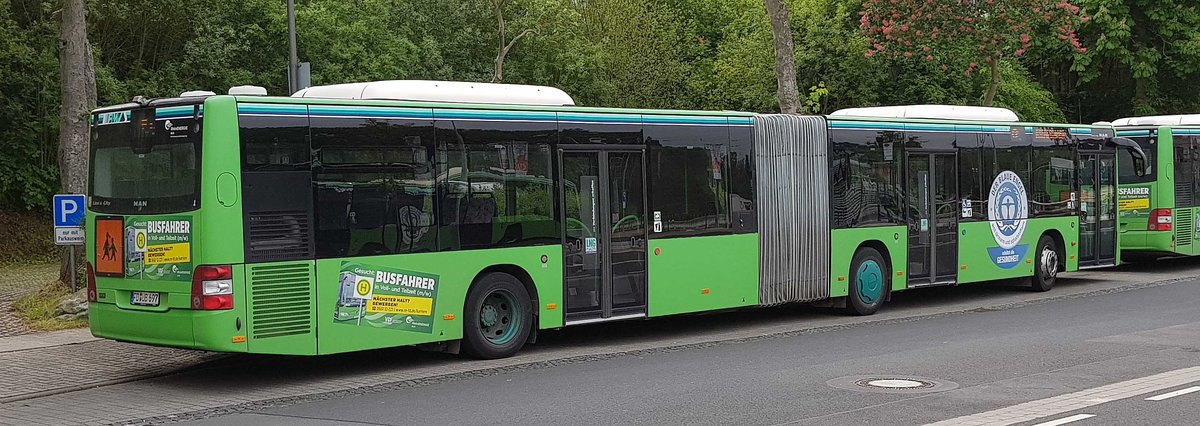 =MAN Lion`s City der RhönEnergie steht im Mai 2019 am Bahnhof in Hünfeld