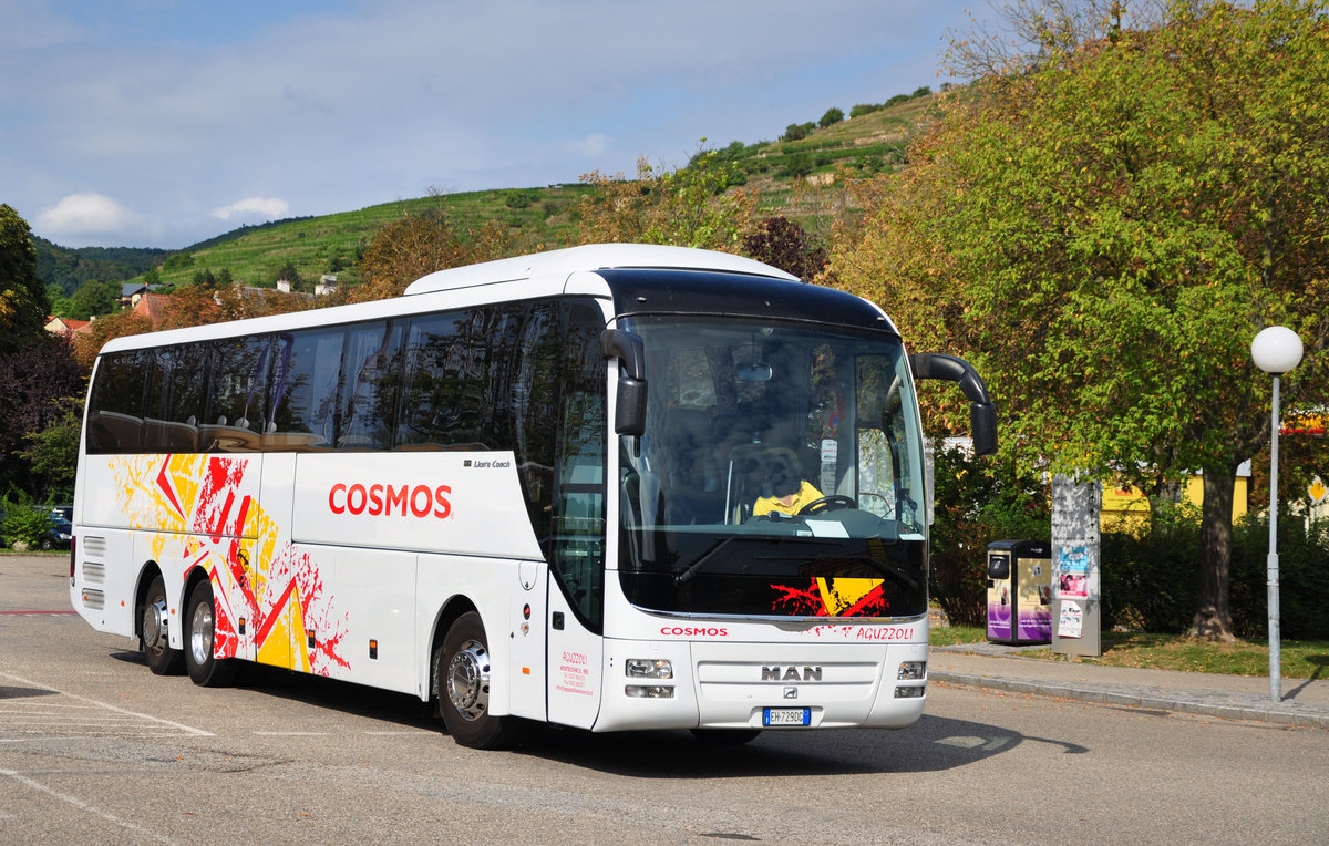 MAN Lion`s Coach von Aguzzoli Reisen aus Italien in Krems gesehen.