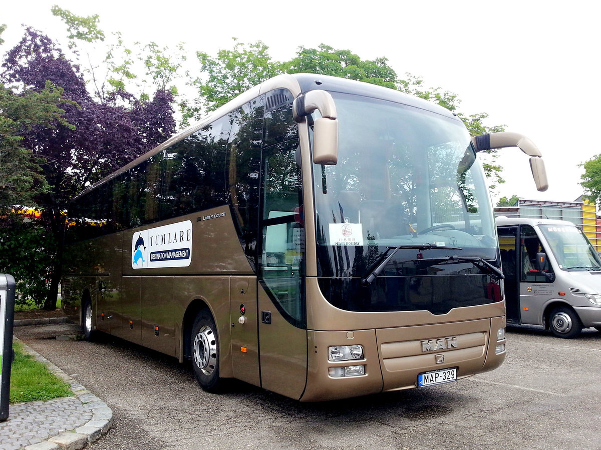 MAN Lions Coach aus Ungarn in Krems gesehen.