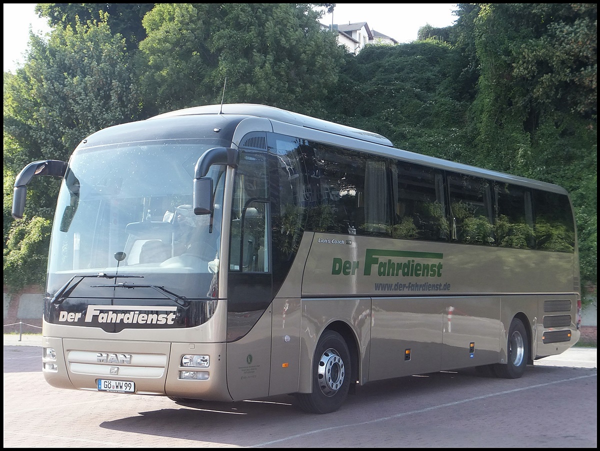 MAN Lion's Coach von Der Fahrdienst aus Deutschland im Stadthafen Sassnitz.