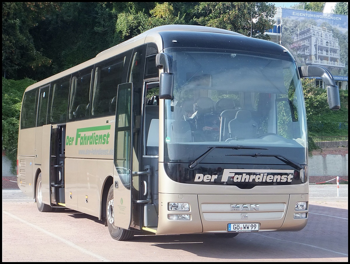 MAN Lion's Coach von Der Fahrdienst aus Deutschland im Stadthafen Sassnitz.