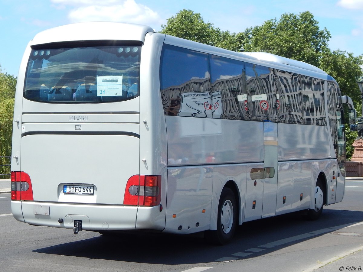 MAN Lion's Coach der Fahrschule Orange aus Deutschland in Berlin.