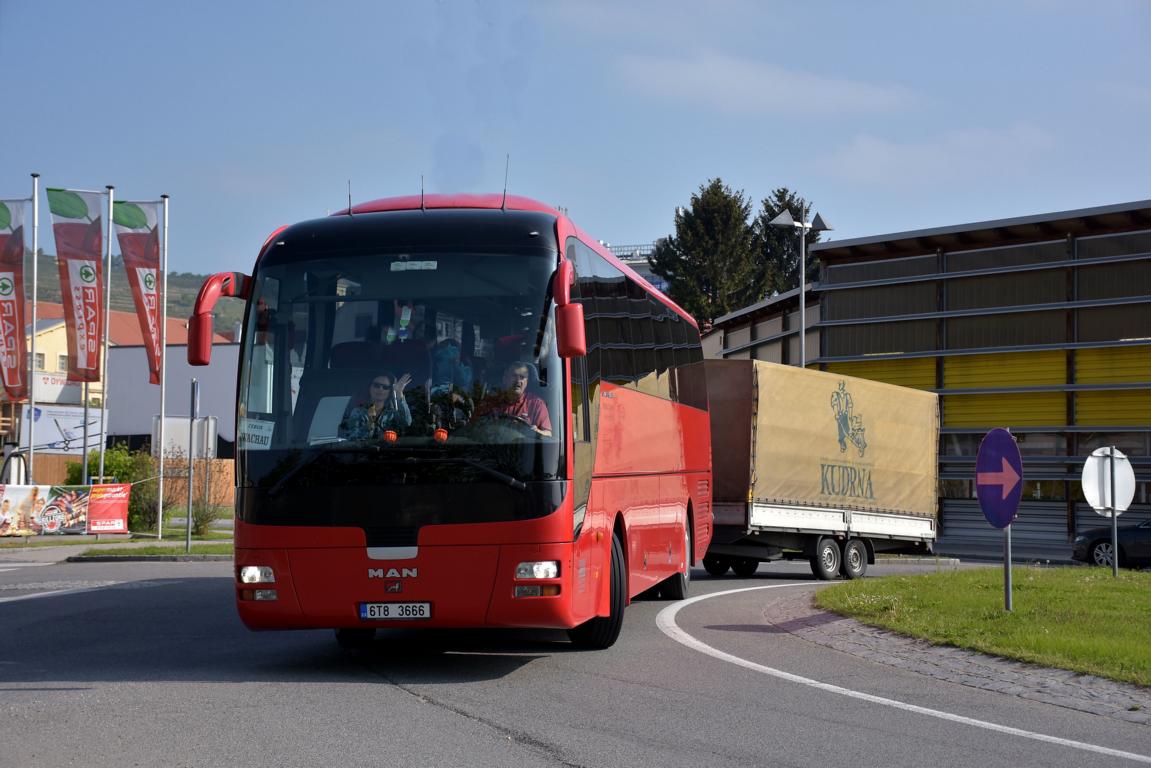 MAN Lion`s Coach von GRANDE S.R.O. aus der CZ in Krems.