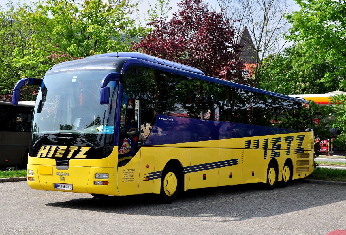 MAN Lions Coach von Hietz Reisen aus sterreich am 5.5.2015 in Krems.