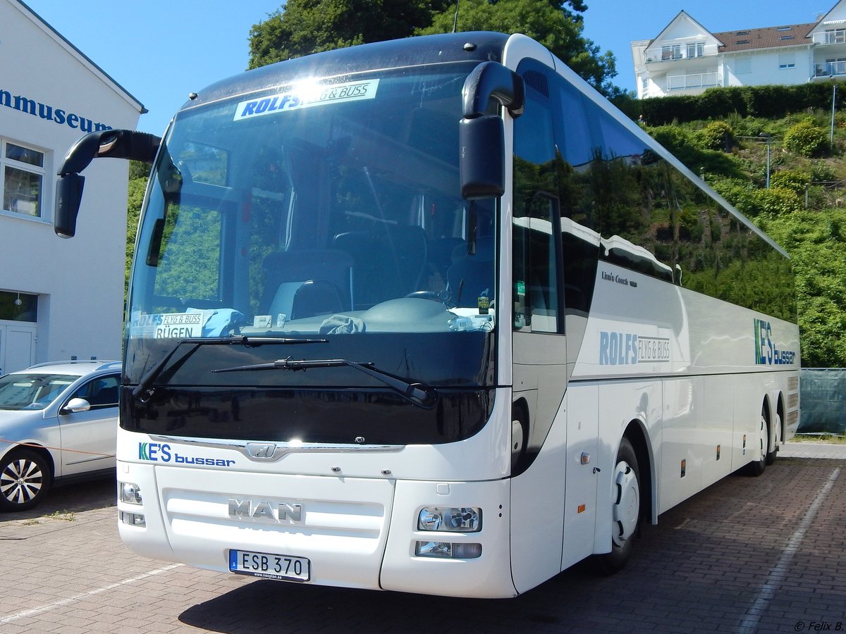 MAN Lion's Coach von KE's Bussar aus Schweden im Stadthafen Sassnitz.