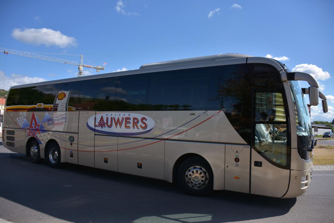 MAN Lion`s Coach von Lauwers Reisen aus Belgien 2017 in Krems.