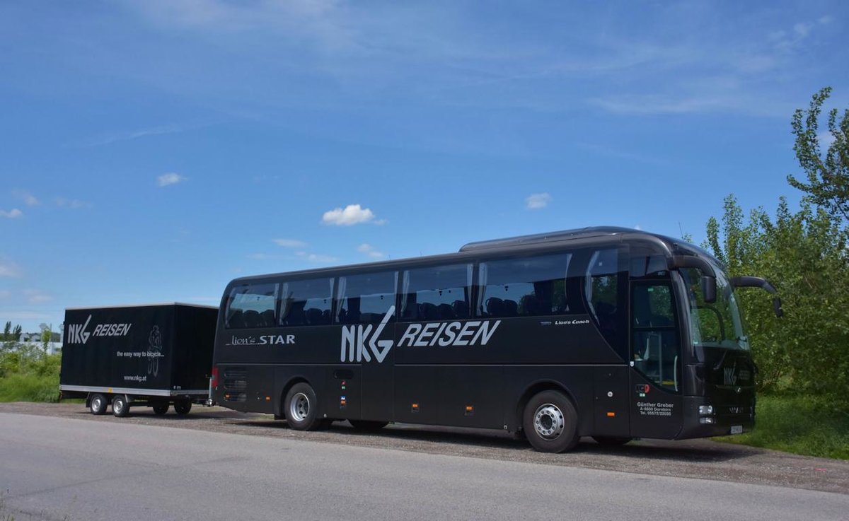 MAN Lion`s Coach von NKG Reisen Gnther Greber aus sterreich in Krems.