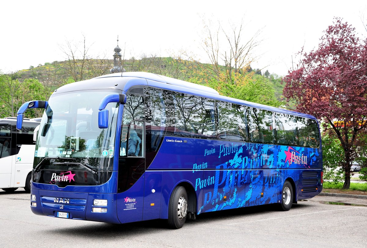 MAN Lions Coach von Pavin aus Italien in Krems gesehen.