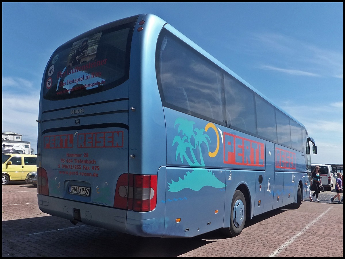 MAN Lion's Coach von Pertl-Reisen aus Deutschland im Stadthafen Sassnitz. 