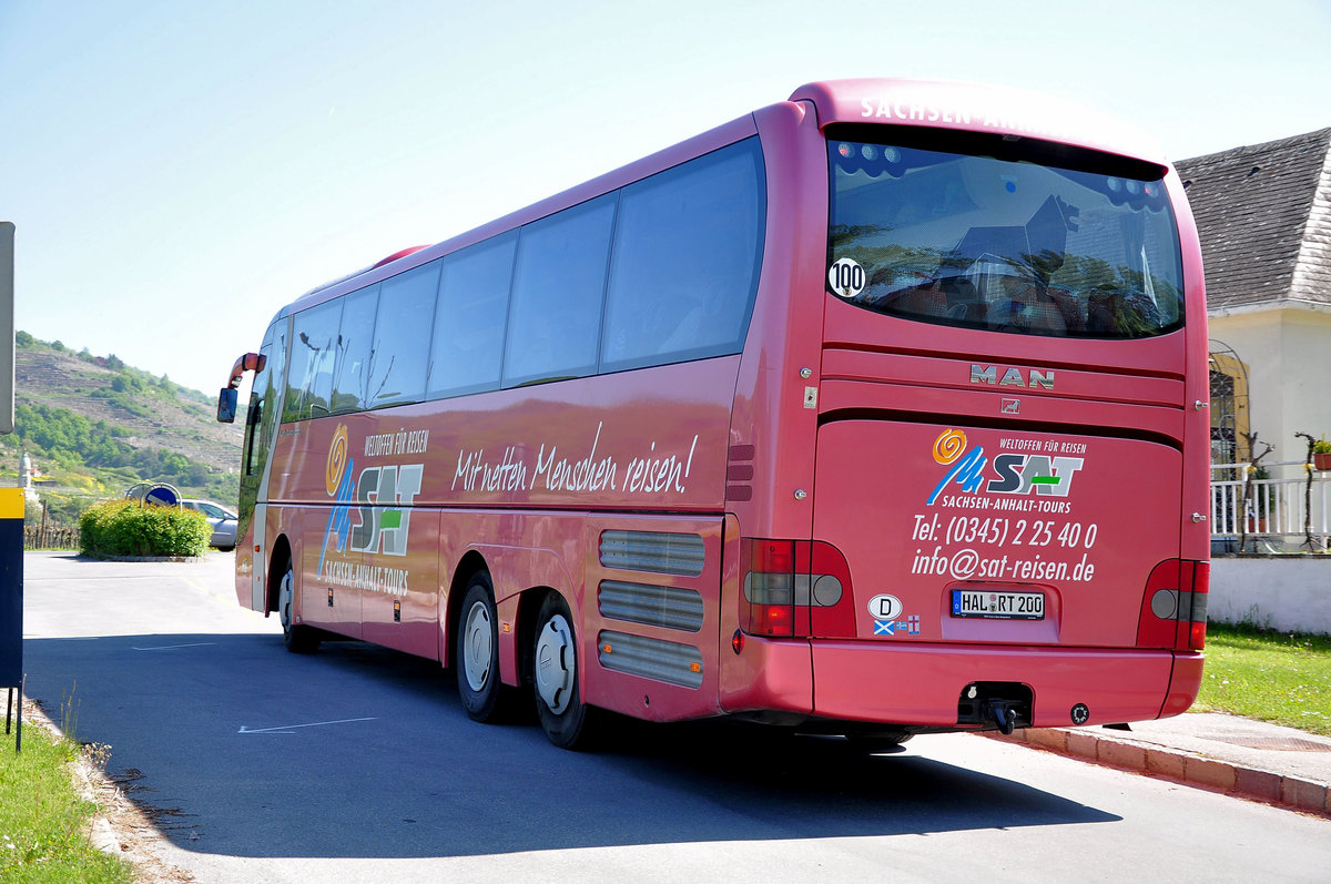 MAN Lions Coach von Reise-Bus-Service aus der BRD in Drnstein/Niedersterreich gesehen.