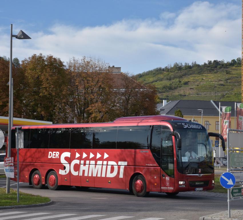 MAN Lion`s Coach von Schmidt Reisen aus der BRD 10/2017 in Krems.