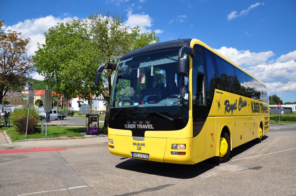 MAN Lion`s Coach von V.Ber Travel aus Ungarn in Krems gesehen.